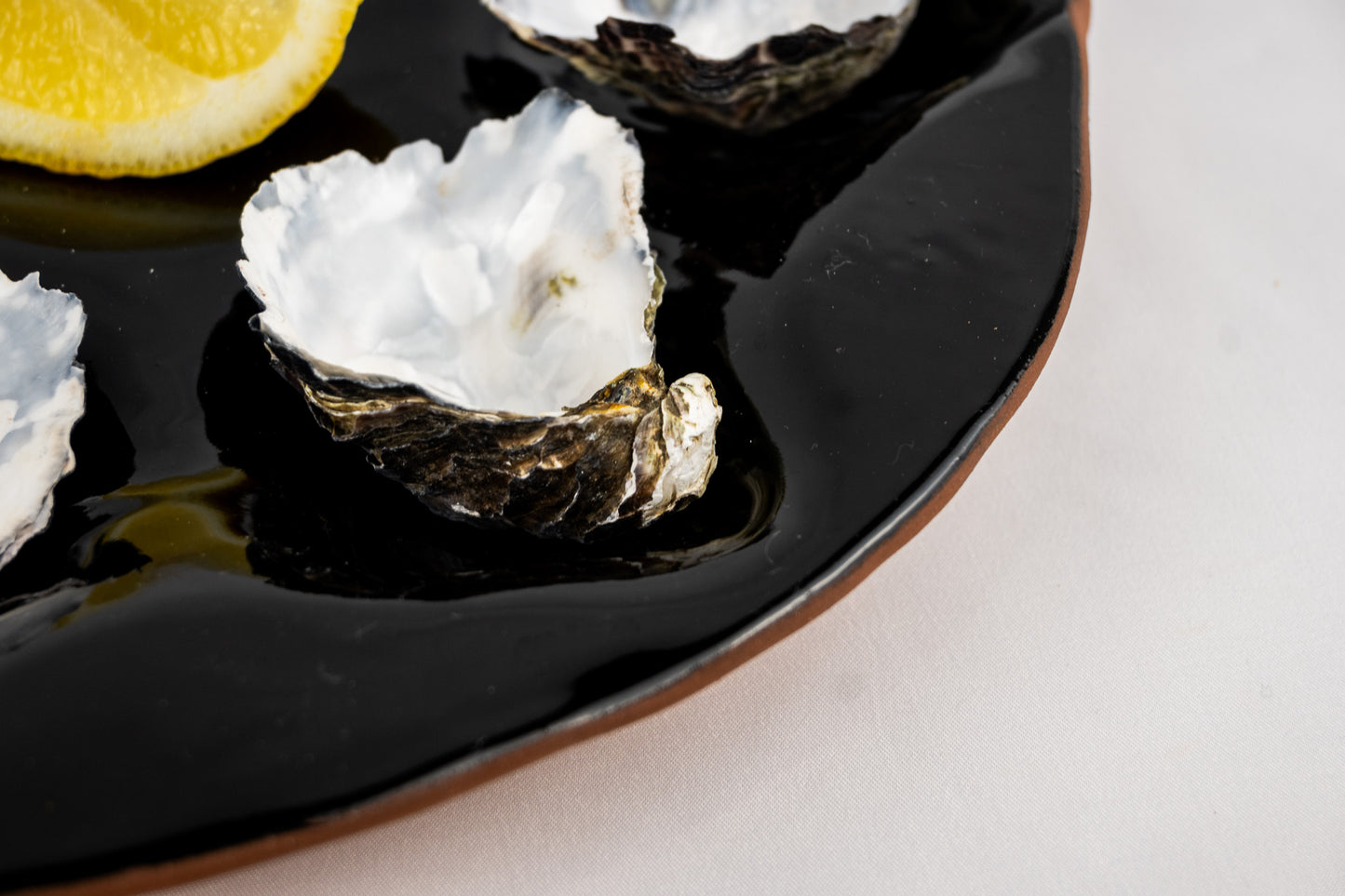 Oyster platter glossy black (6) 1/2 dozen