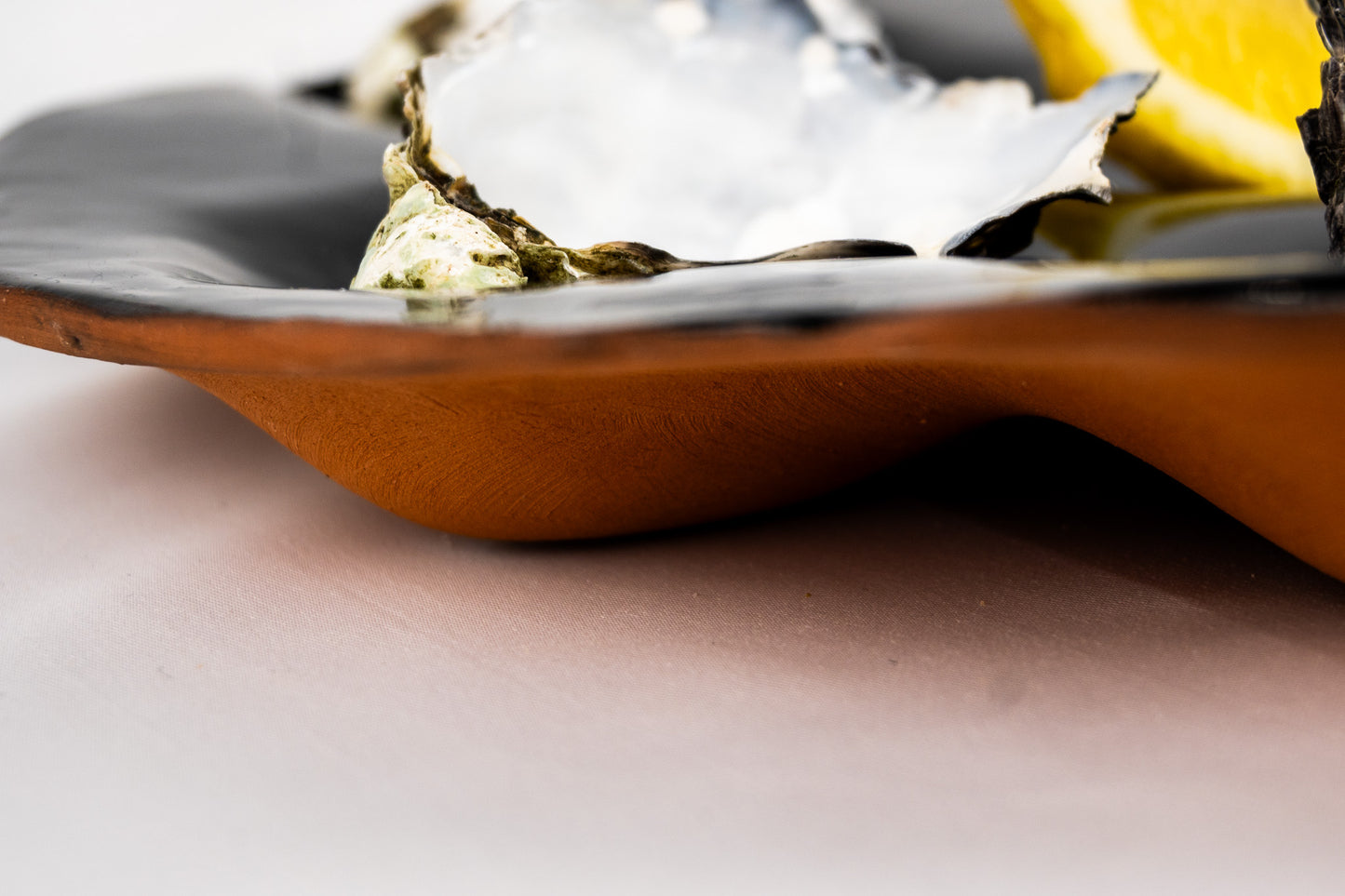 Oyster platter glossy black (6) 1/2 dozen