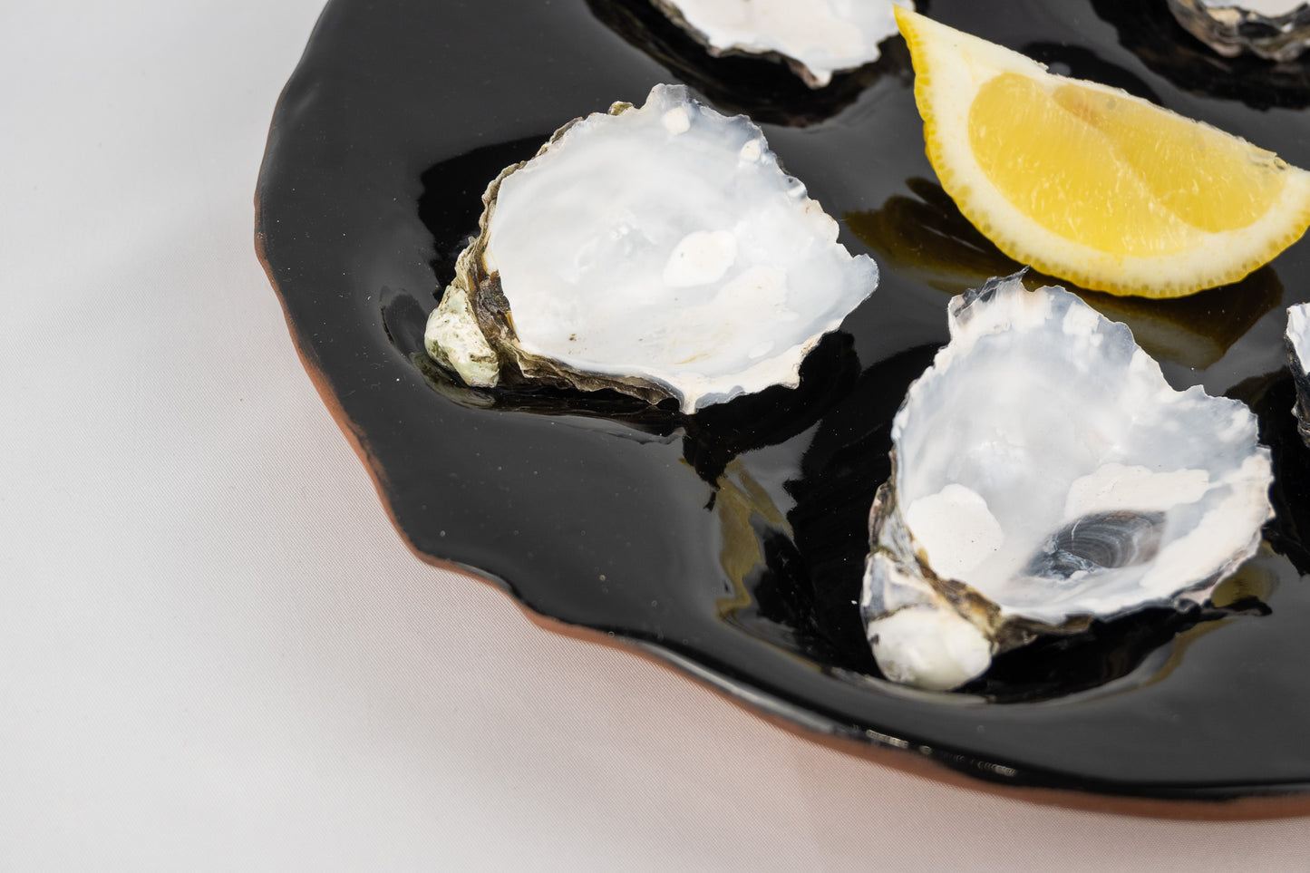 Oyster platter glossy black (6) 1/2 dozen